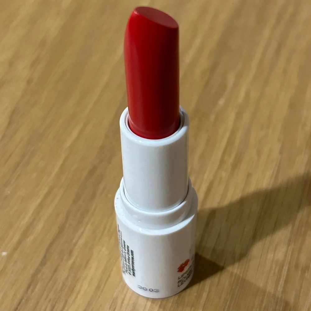 Wet n Wild Marilyn Monroe Bold Red Lipstick - Picture 14 of 16
